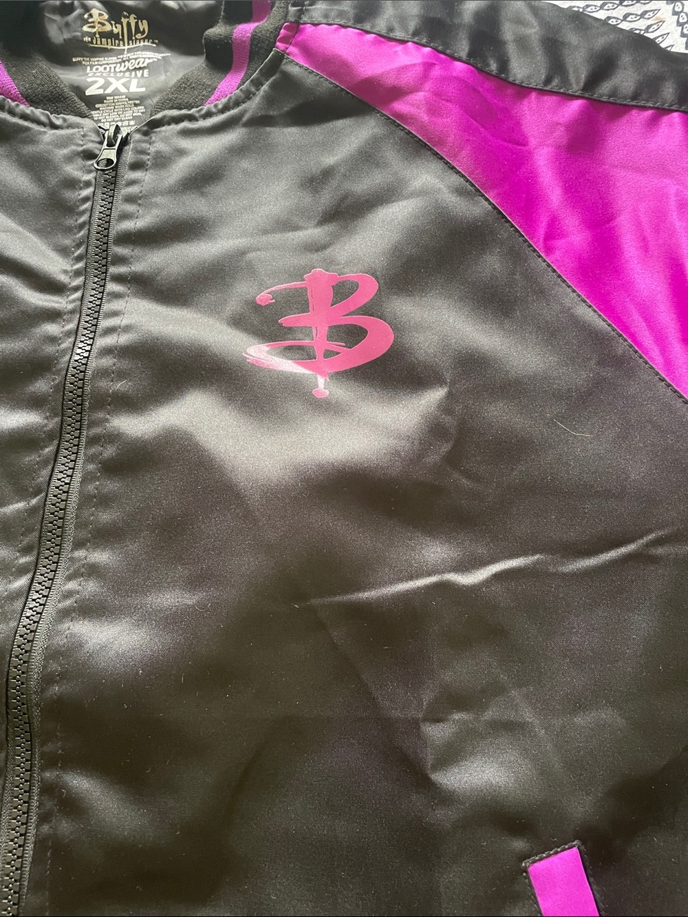 Loot crate Buffy the vampire slayer Black and Magenta Bomber Jacket. - Picture 2 of 9
